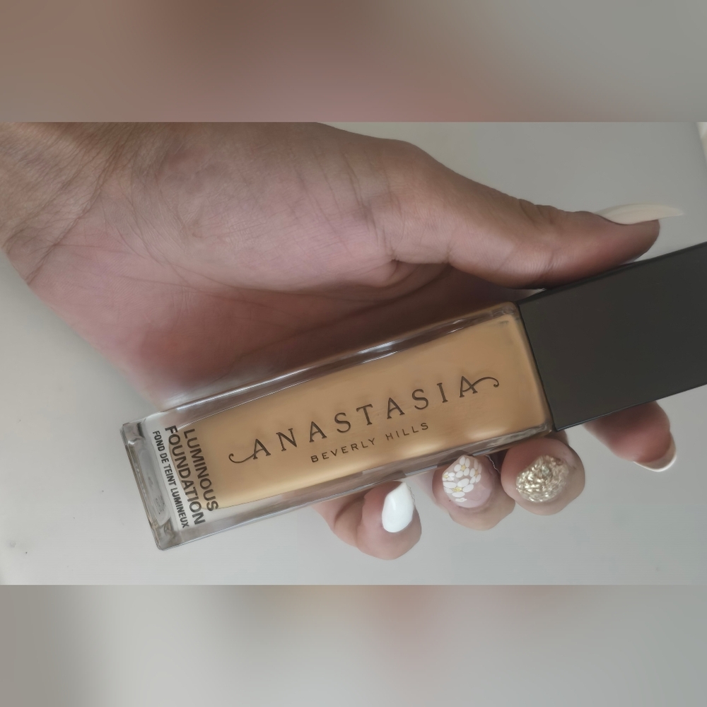 Anastasia beverly hills luminous foundation